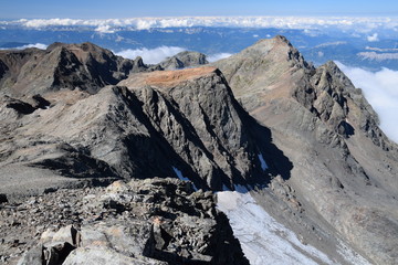 La Grand Lance de Domène (alt 2790 m) et les Préalpes vus de la Croix de Belledonne
