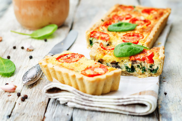 spinach, tomatoes, mushroom quiche