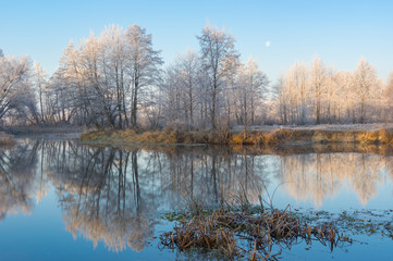 Fototapeta na wymiar Beautiful morning on a Vorskla river at late autumn, SUmskaya oblast, Ukraine