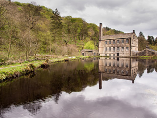 Obraz premium Gibsons Mill, Hebden Bridge, West Yorkshire, UK
