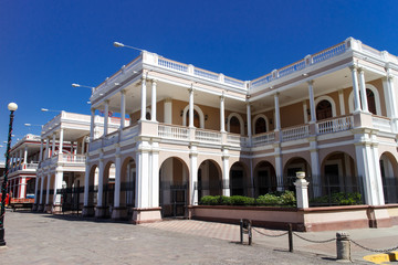 Naklejka premium Spanish Colonial Buildings in Granada Nicaragua