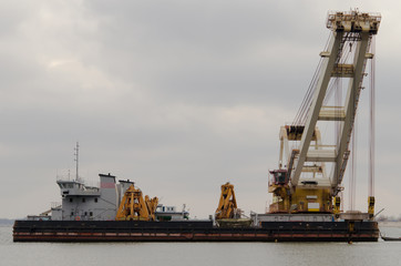 Dredger ship