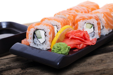 Salmon sushi rolls