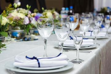Empty glasses in restaurant