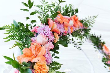 Fresh aroma wedding flower arc