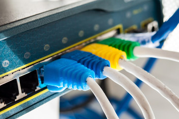 Lan wire with hub
