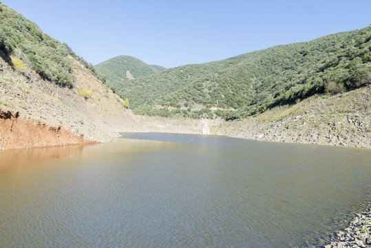 Canoves lake