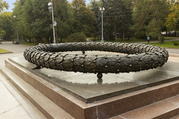 Памятник Бронзовый лавровый венок