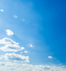  clouds in the blue sky