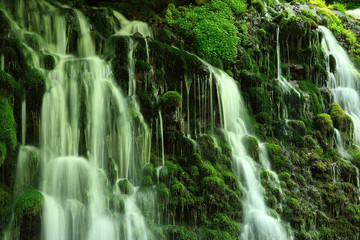 Obraz premium 秋田県にかほ市 元滝伏流水