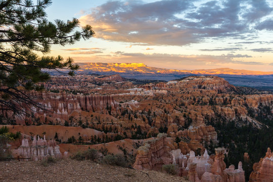 View On The Bryce Canyon At Sunset