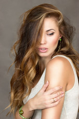 Naklejka premium face of the young woman