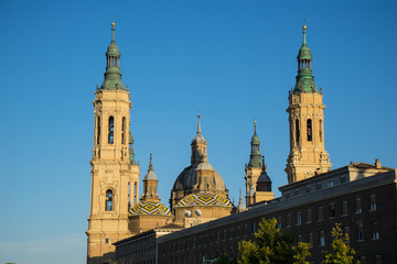 Fototapeta na wymiar zaragoza's cathedral