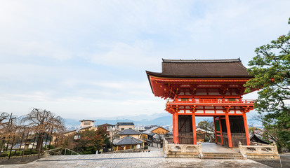 Fototapeta premium 京都 清水寺から眺める京都の町