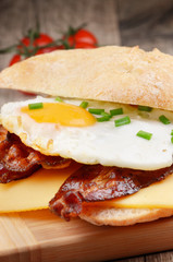 Fried egg sandwich