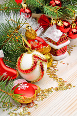 Christmas decoration, pine twig, christmas baubles, snow