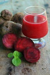 fresh beetroot and juices