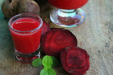 fresh beetroot and juices