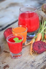 mix beetroot and carrot juices