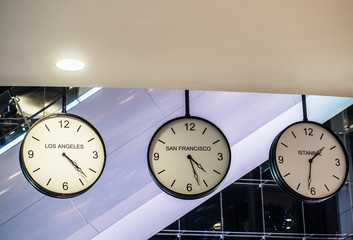 Three differnt international hanging wall clock, Los Angeles, Sa