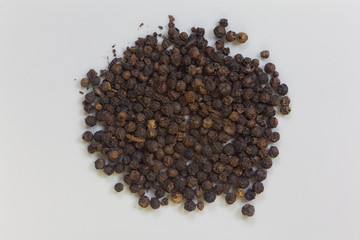 Pfeffer schwarz