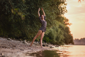 T&auml;nzerin die sich toll bewegt