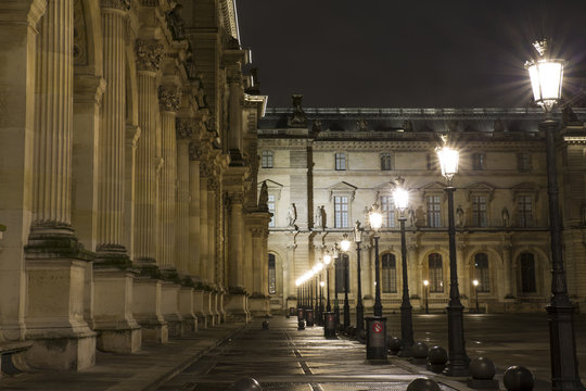 Louvre Street Light