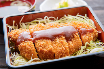 カツ重