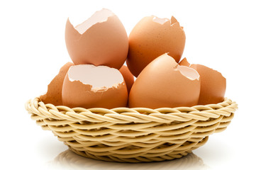 Eierschalen im Korb
