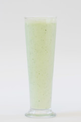 smoothie green colour in tall glass