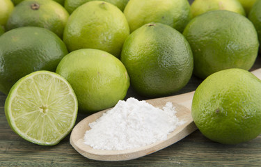 Bicarbonato de sodio y limón.