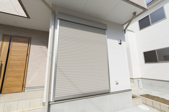 戸建て住宅の1F 雨戸　防犯シャッター