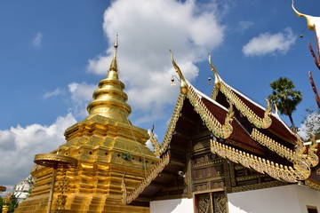 Fototapeta premium Wat Pra That Sri Chom Thong