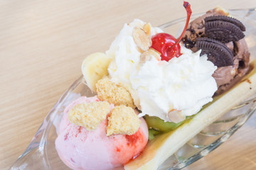 banana split and berries