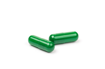 медицинские таблетки на белом фоне