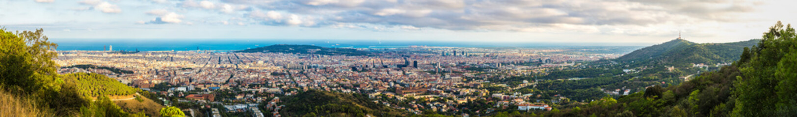 Fototapeta premium Panoramic view of Barcelona