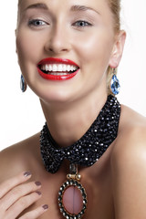 Pretty woman  and beautiful gold an silver jewelry