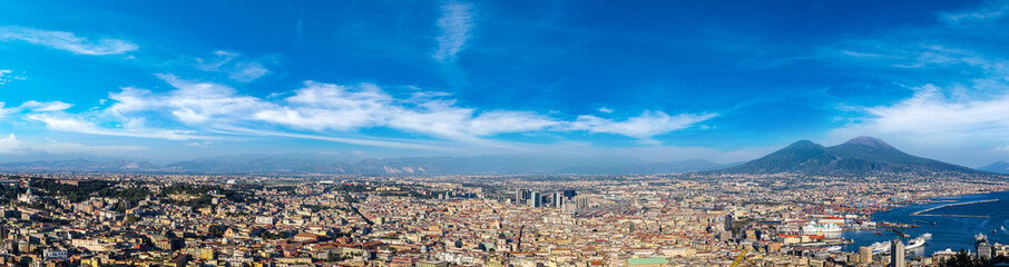 Obraz premium Napoli and mount Vesuvius in Italy