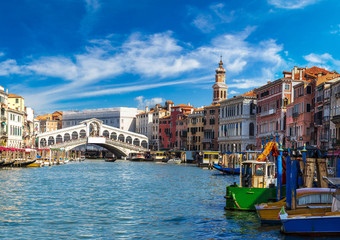 Gondola at the Rialto bridge in Venice