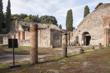 Restos arqueologícos de la antigua ciudad romana de Pompeya, Italia