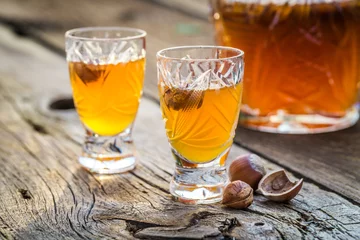 Crédence de cuisine en verre imprimé Bar Sweet liqueur with nuts and alcohol