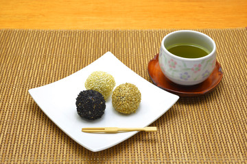 美味しい　ごま団子