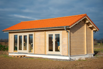 Kleine Ökohäuser aus Holz - 97300182