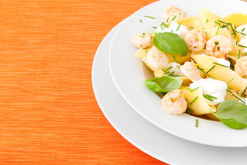 Conchiglioni with ricotta and basil