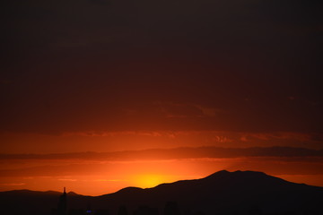 Obraz premium Amazing sunset clouds in Santiago, Chile