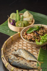 Thai's fried mackerel with vegetables and sauce