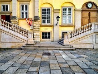 Fototapeta na wymiar courtyard in Vienna