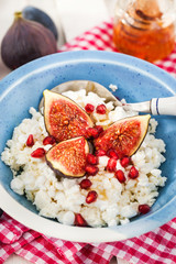 Cottage cheese, figs, pomegranate and honey