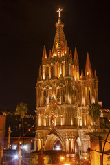 Fototapeta na wymiar Parroquia Church Christmas Night San Miguel de Allende