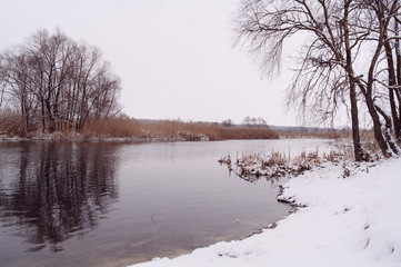 Obraz na płótnie Canvas Winter of the river